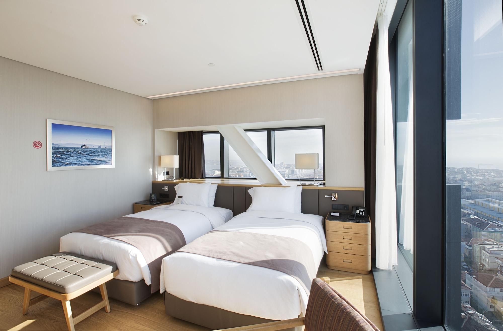 DoubleTree by Hilton Istanbul-Avcilar Hotel Exterior foto A bedroom at the hotel