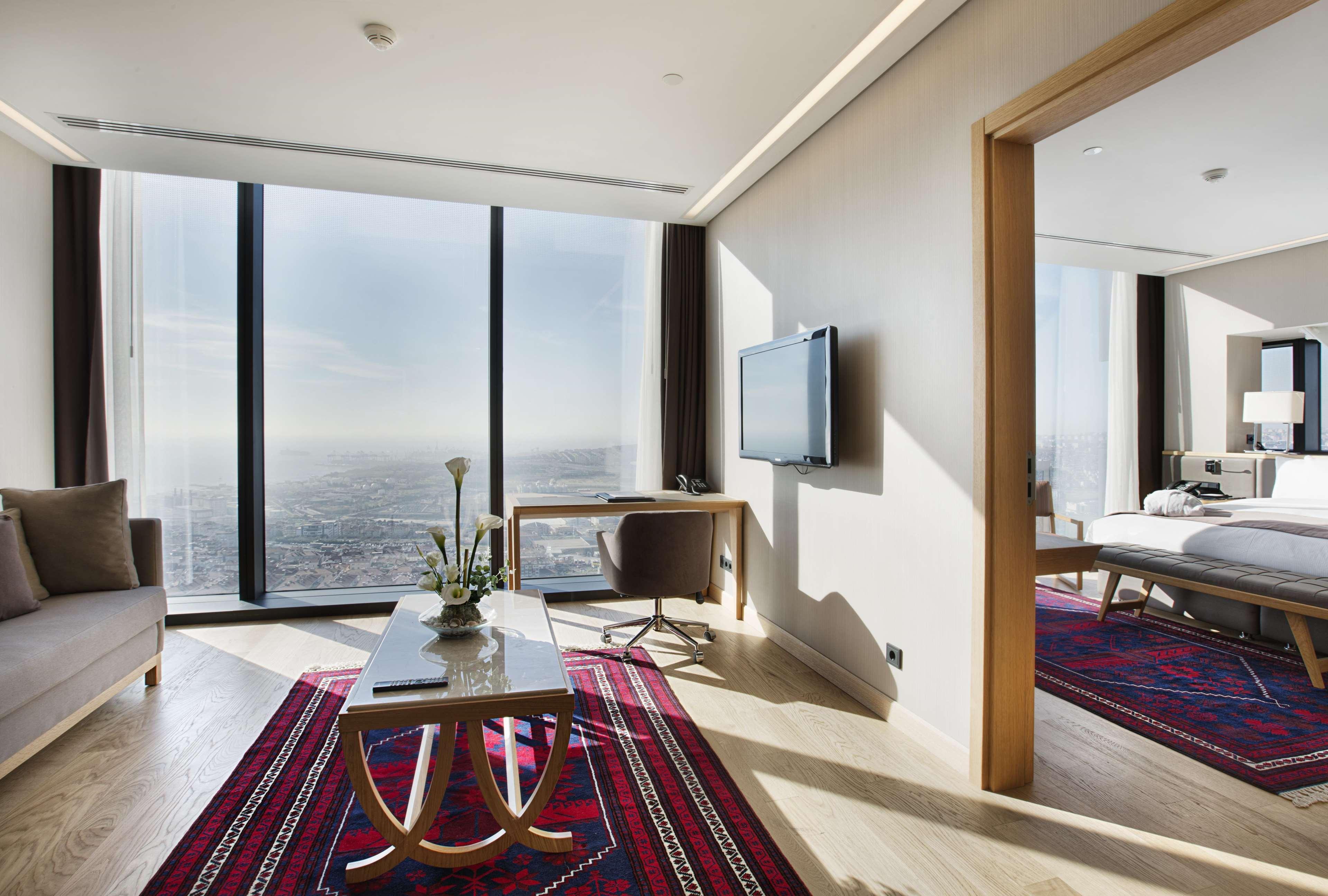 DoubleTree by Hilton Istanbul-Avcilar Hotel Exterior foto A suite at the hotel