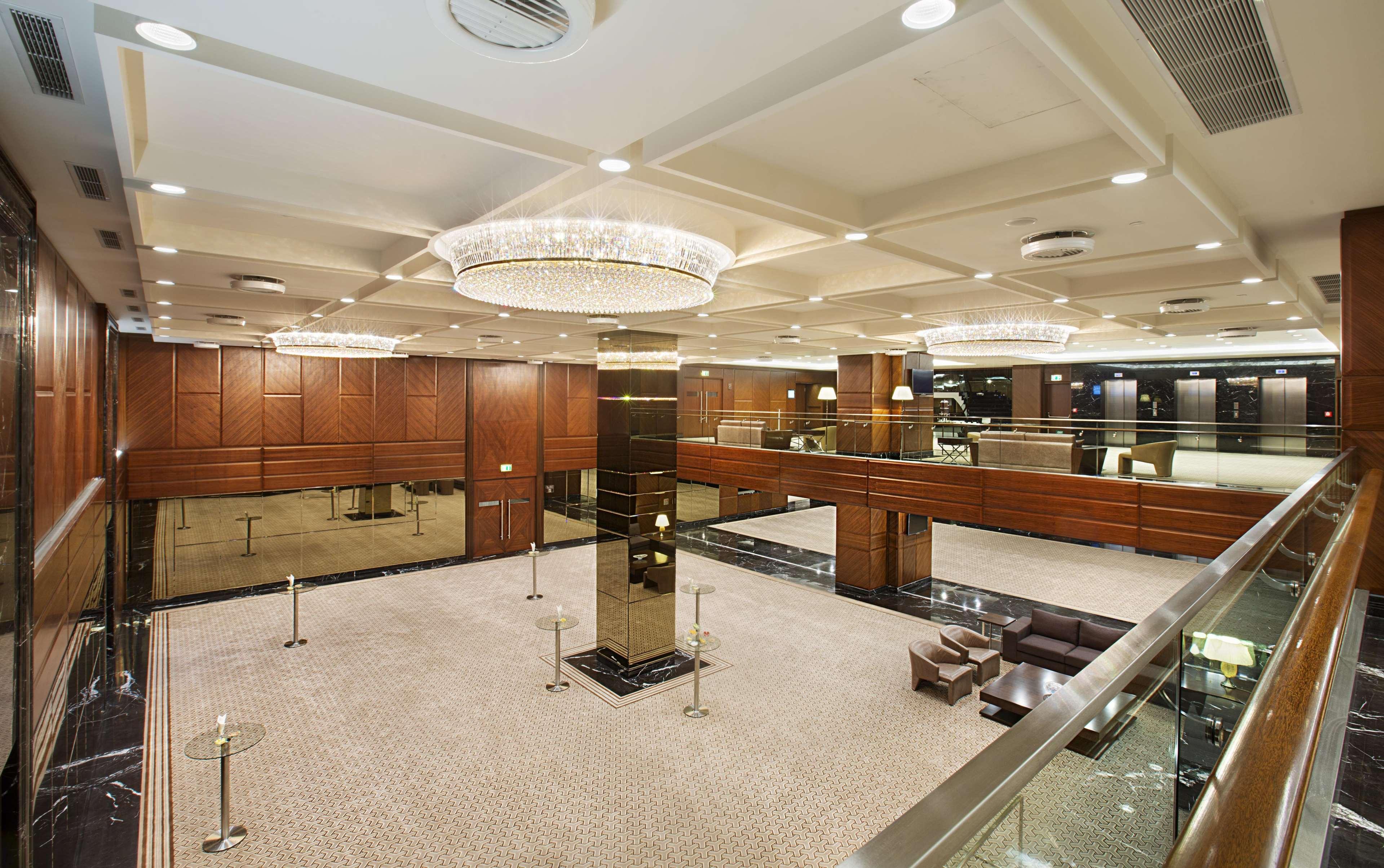 DoubleTree by Hilton Istanbul-Avcilar Hotel Exterior foto The lobby of the hotel