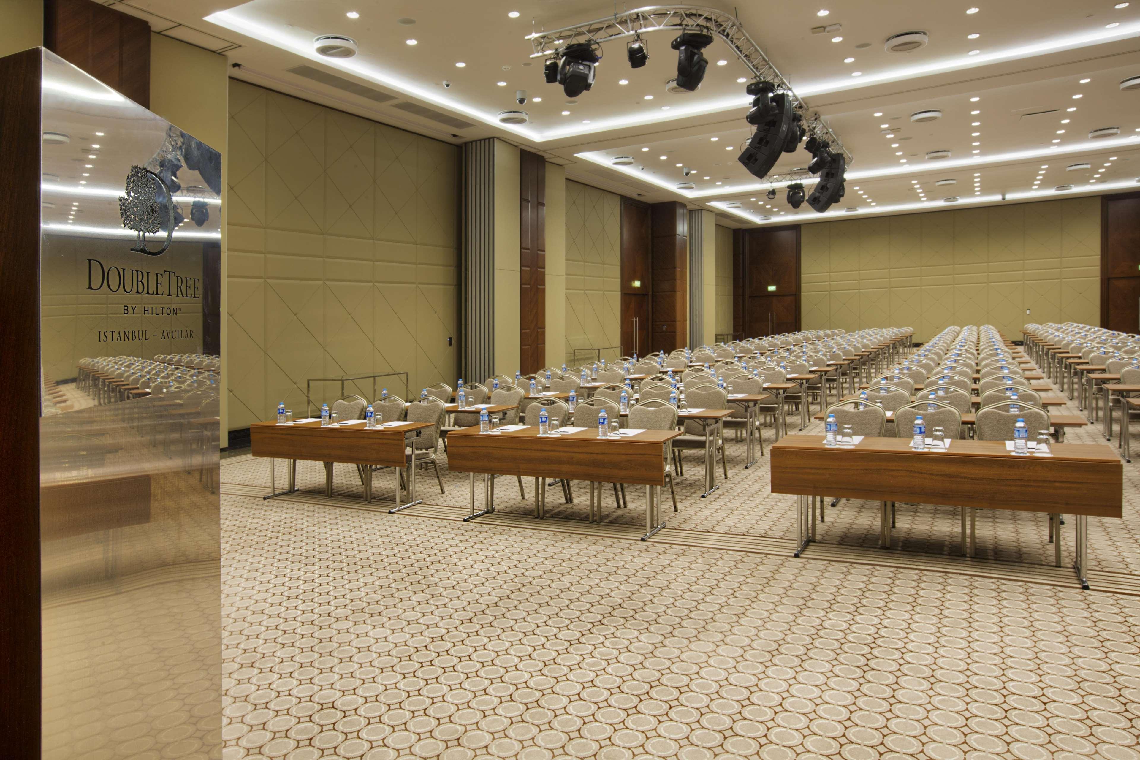 DoubleTree by Hilton Istanbul-Avcilar Hotel Exterior foto The ballroom